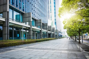 Jak wybrać architekta wnętrz w 7 krokach: budżet, styl, harmonogram, zakres projektu i checklisty pytań—uniknij błędów i zyskaj efekt „wow”.